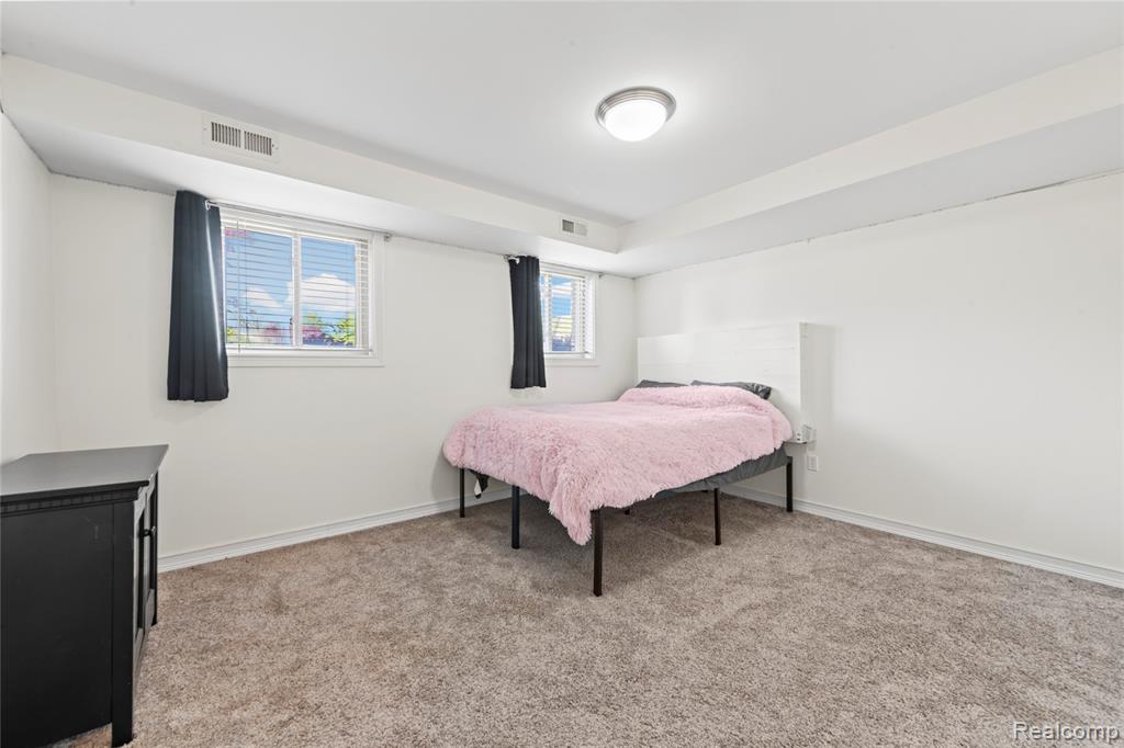 17621 Brentwood Drive, Riverview, MI 48193 — Photo 35