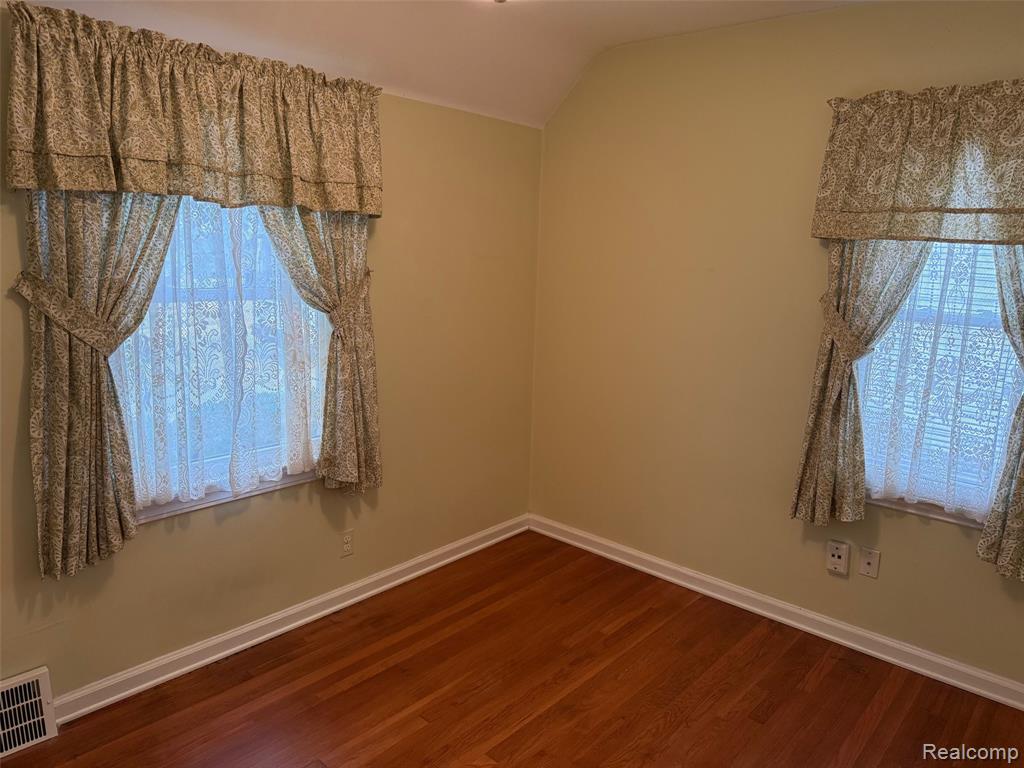 8060 Standard, Center Line, MI 48015 — Photo 18