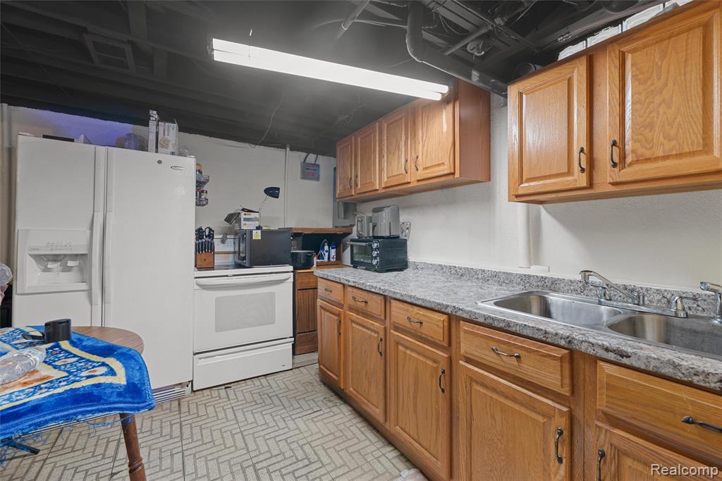 8083 Coventry Street, 98, Westland, MI — Photo 12