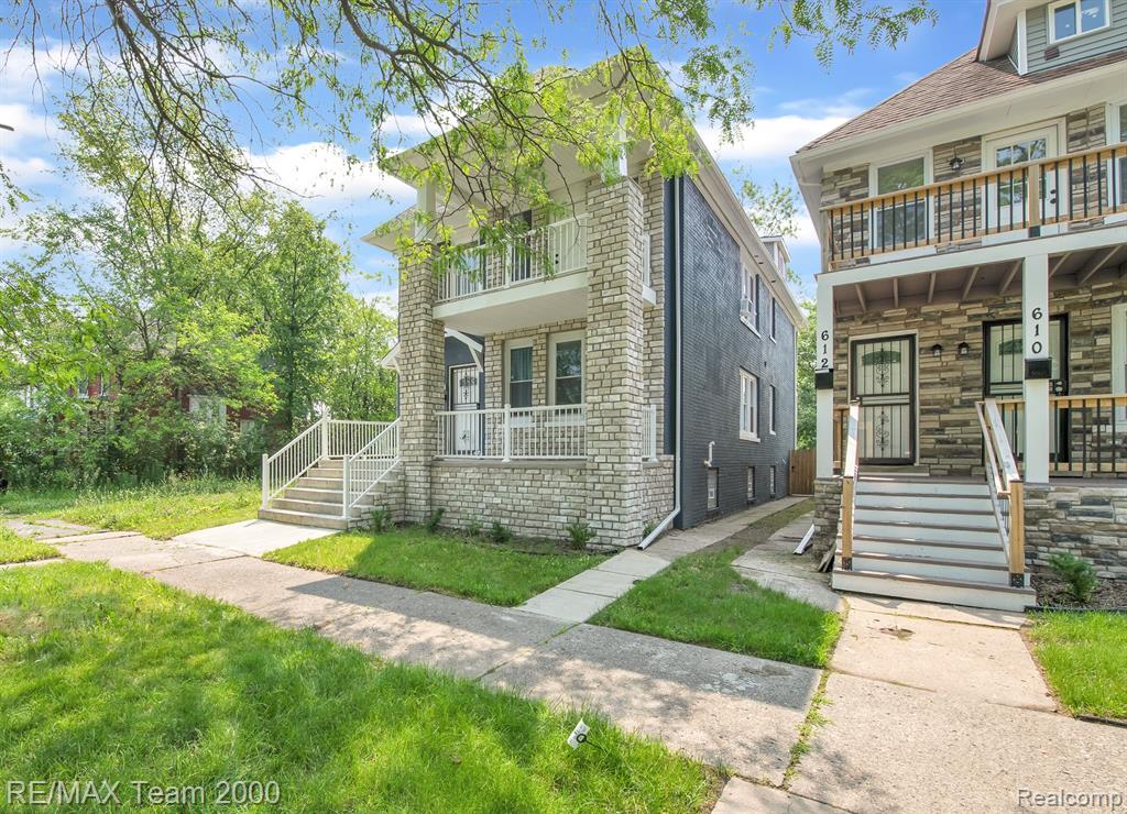 616 ENGLEWOOD Street, Detroit, MI 48202 — Photo 4