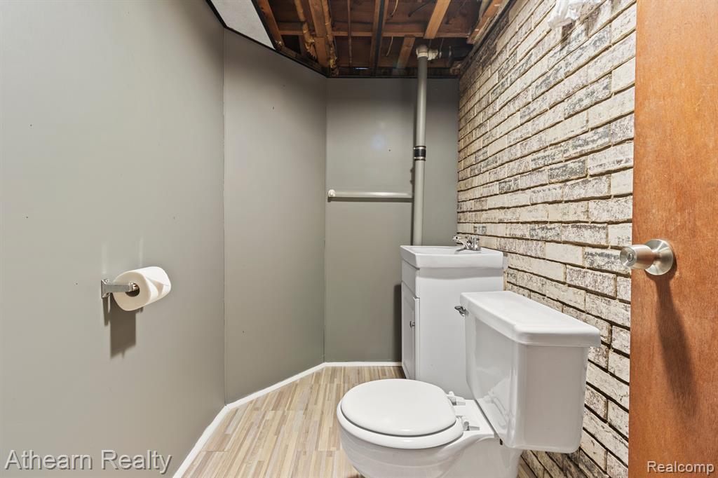 815 SOUTHWOOD Drive, Fenton, MI 48430 — Photo 22
