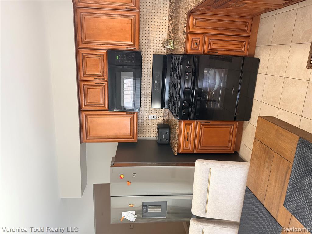 2994 Roundtree Drive, Troy, MI 48083 — Photo 7