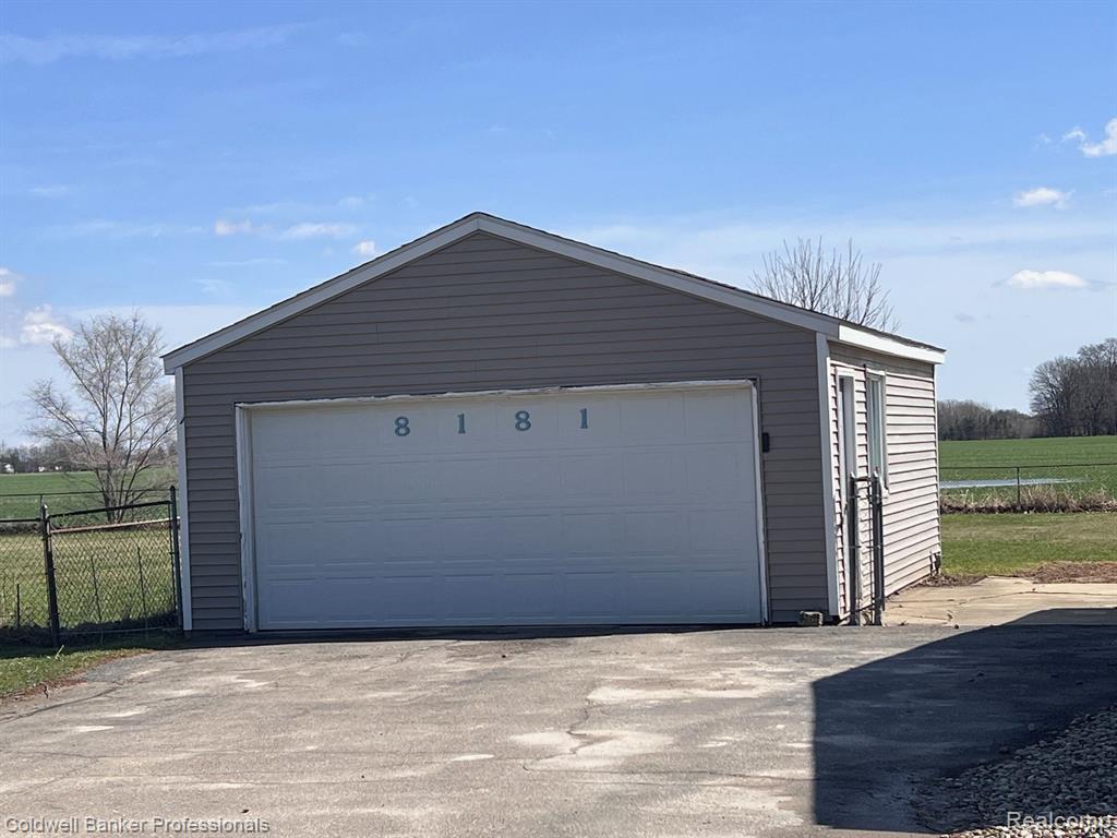 8181 Van Vleet Road, Gaines Vlg, MI 48436 — Photo 3