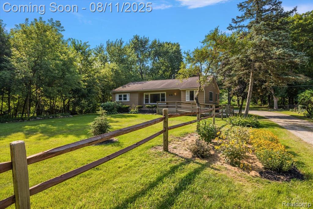 741 W Livingston Road, Highland, MI — Photo 5
