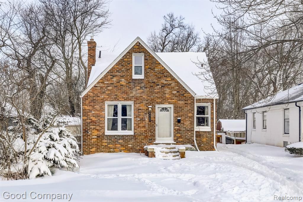 8460 Kenberton Drive, Oak Park, MI 48237 — front exterior