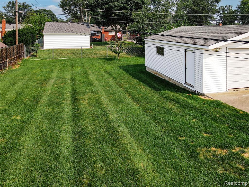 8949 Shannon Drive, Sterling Heights, MI 48314 — Photo 30