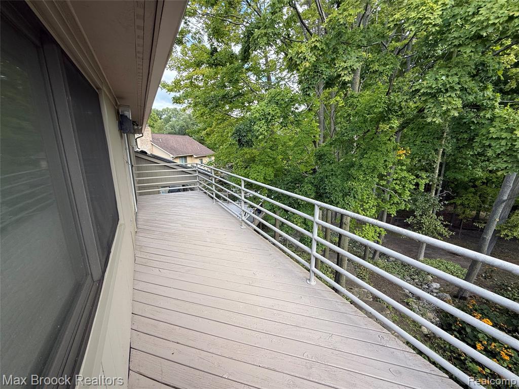 6067 Charles Drive, West Bloomfield, MI — Photo 49