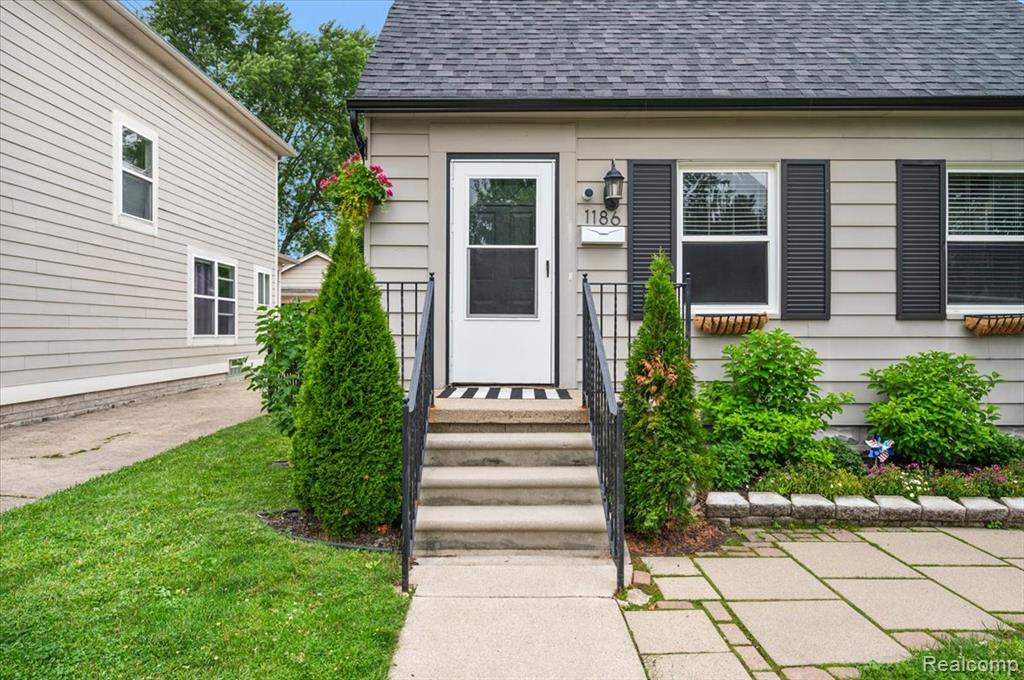 1186 Larkmoor Boulevard, Berkley, MI 48072 — Photo 3