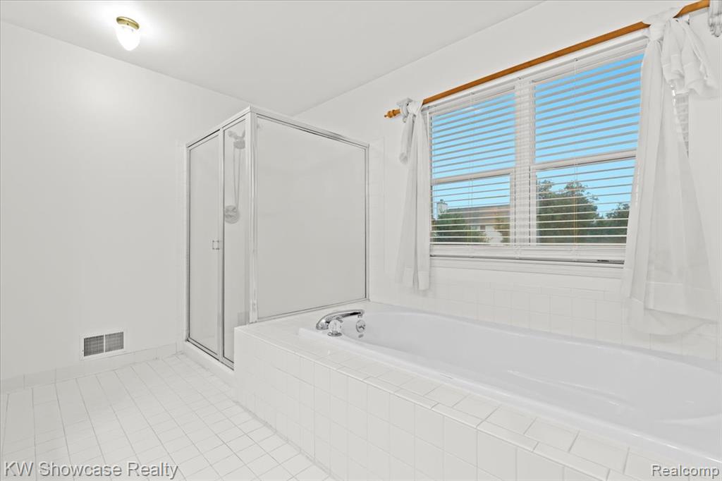 4254 Warrington Drive, Wixom, MI 48393 — Photo 22