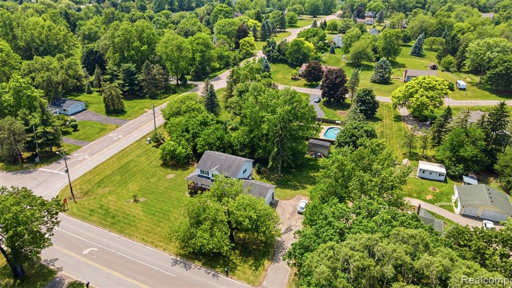 4482 Pleasant Valley Road, Brighton, MI 48114 — Photo 29