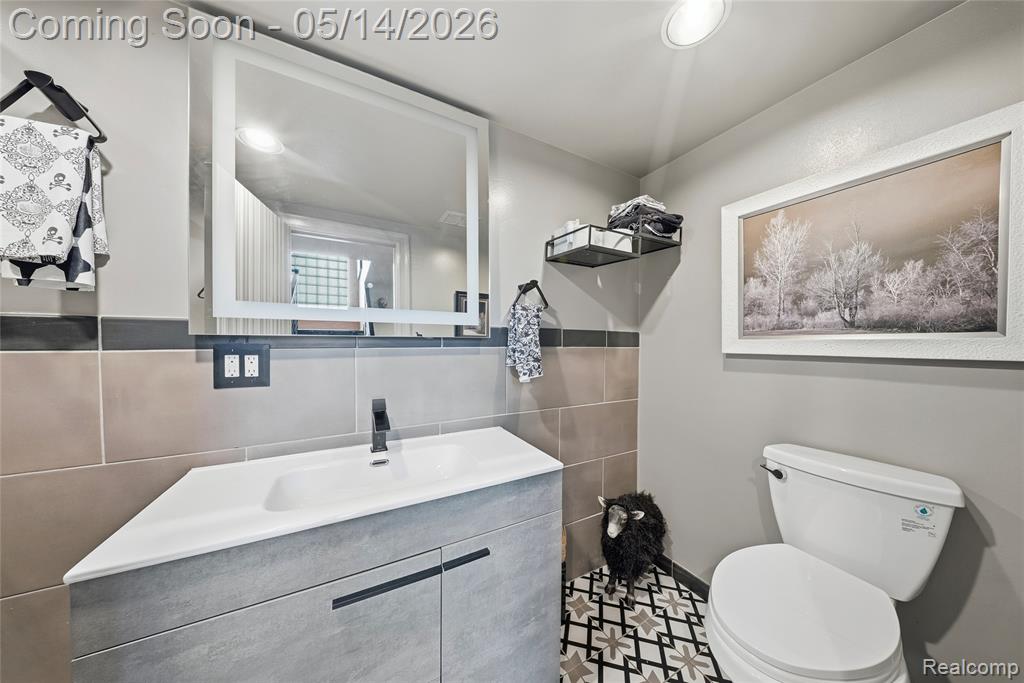 8727 Sarah Lane, Grosse Ile, MI 48138 — Photo 25
