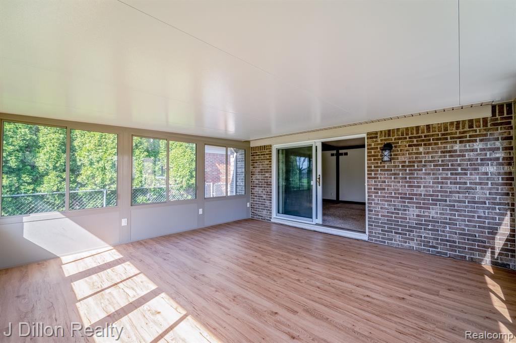 42807 SAXONY Road, Canton, MI 48187 — Photo 31