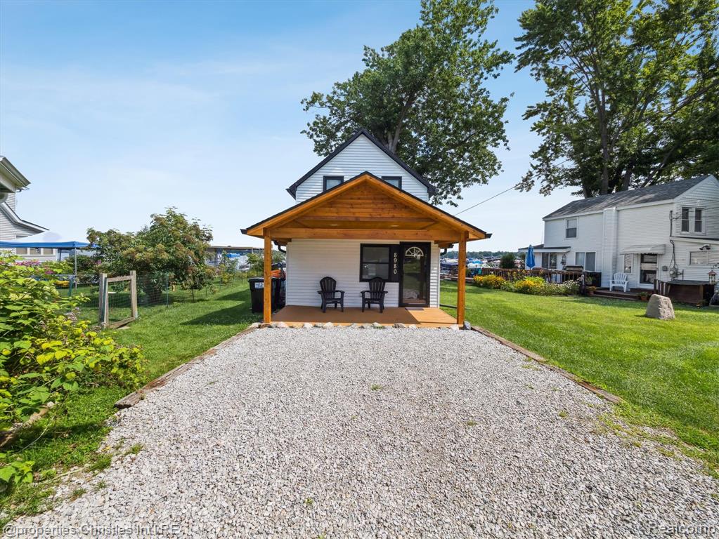 8980 Dexter Pinckney Road, Pinckney, MI 48169 — Photo 2