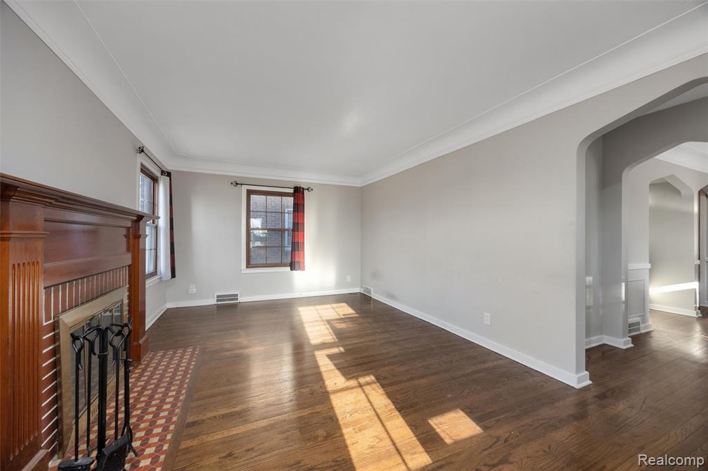 20701 Toles Lane, Grosse Pointe Woods, MI 48236 — Photo 13