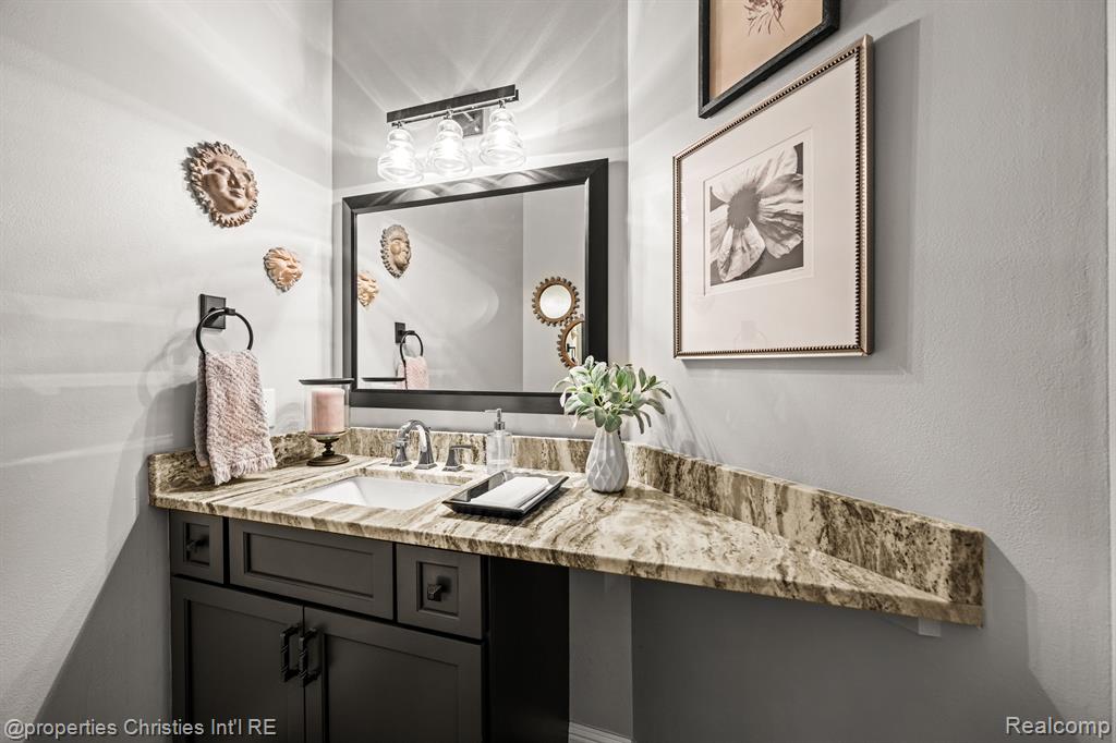 45726 JASLYN Lane, Novi, MI — Photo 23