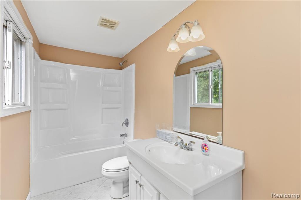 5848 Honert Road, Ortonville, MI 48462 — Photo 21