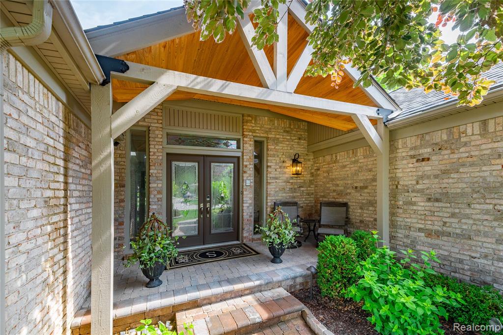 9158 Manchester Boulevard, Grosse Ile, MI 48138 — Photo 3