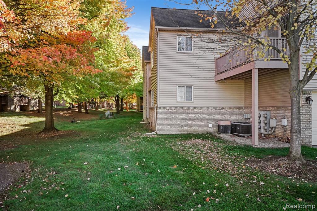 724 S Milford Road, Milford, MI 48381 — Photo 3