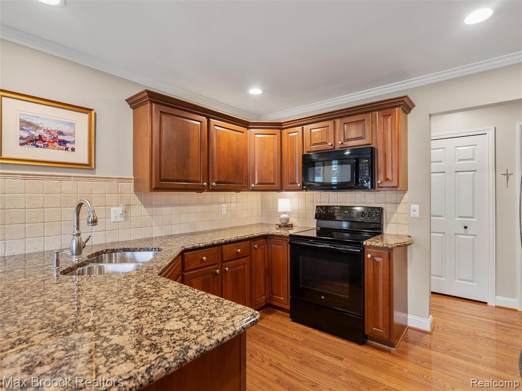51197 Blackhawk Lane, Macomb, MI 48042 — Photo 18