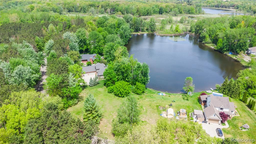 9076 Pineview Lake Court, Linden, MI 48451 — Photo 2