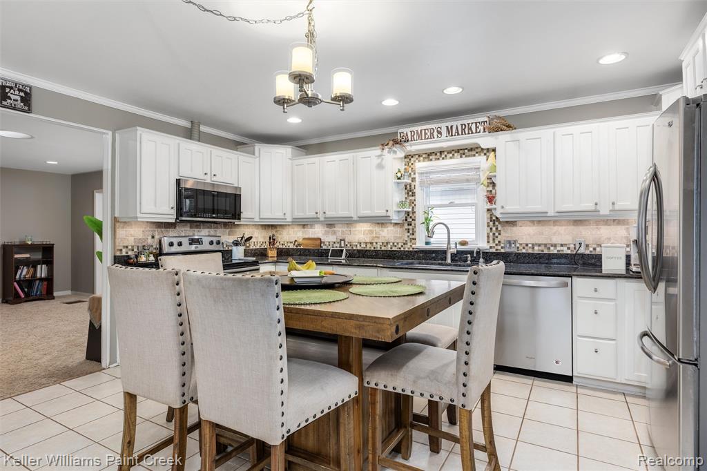 625 Driftwood Avenue, Rochester Hills, MI 48307 — Photo 10