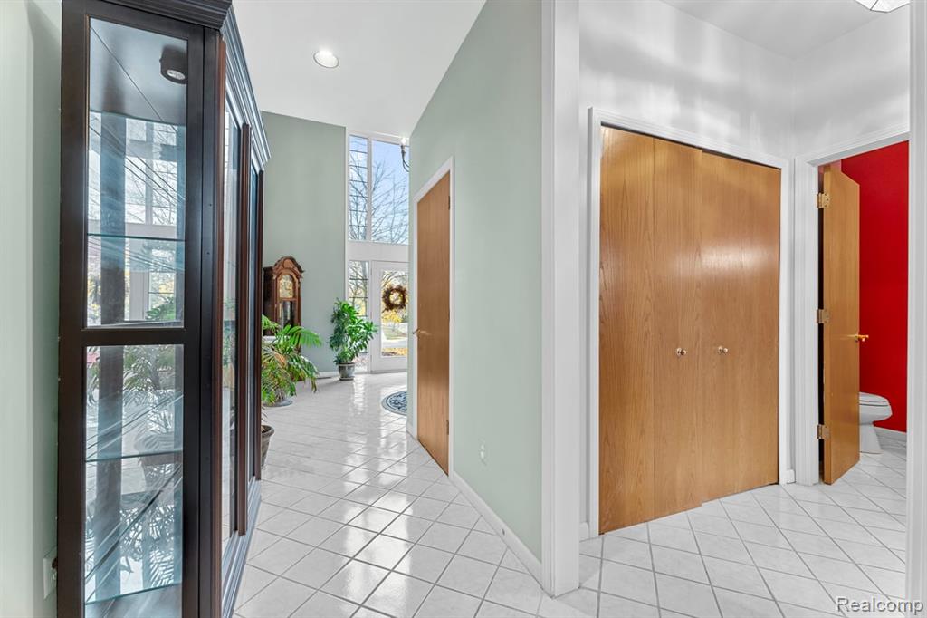 6775 Carlyle Crossing, West Bloomfield, MI — Photo 30