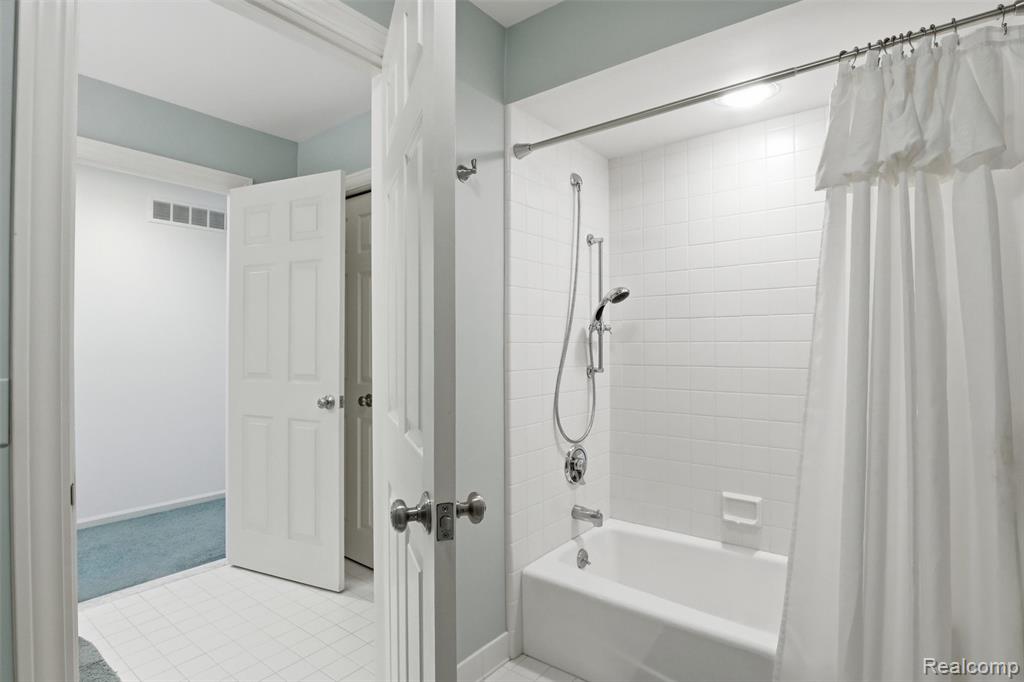 628 Green Road, Ann Arbor, MI 48105 — Photo 24