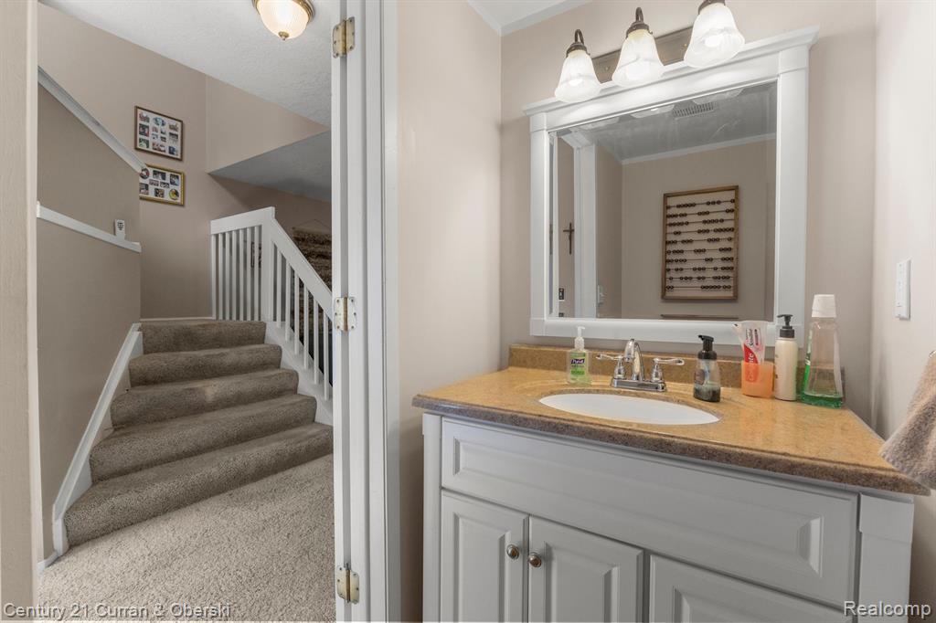 6541 DEERHURST Drive, Westland, MI — Photo 18