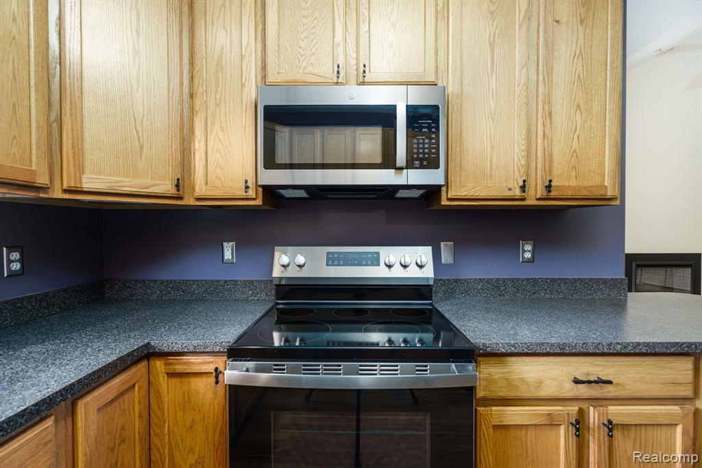 5200 ADDINGTON Drive, 49, Commerce Twp, MI 48390 — Photo 15