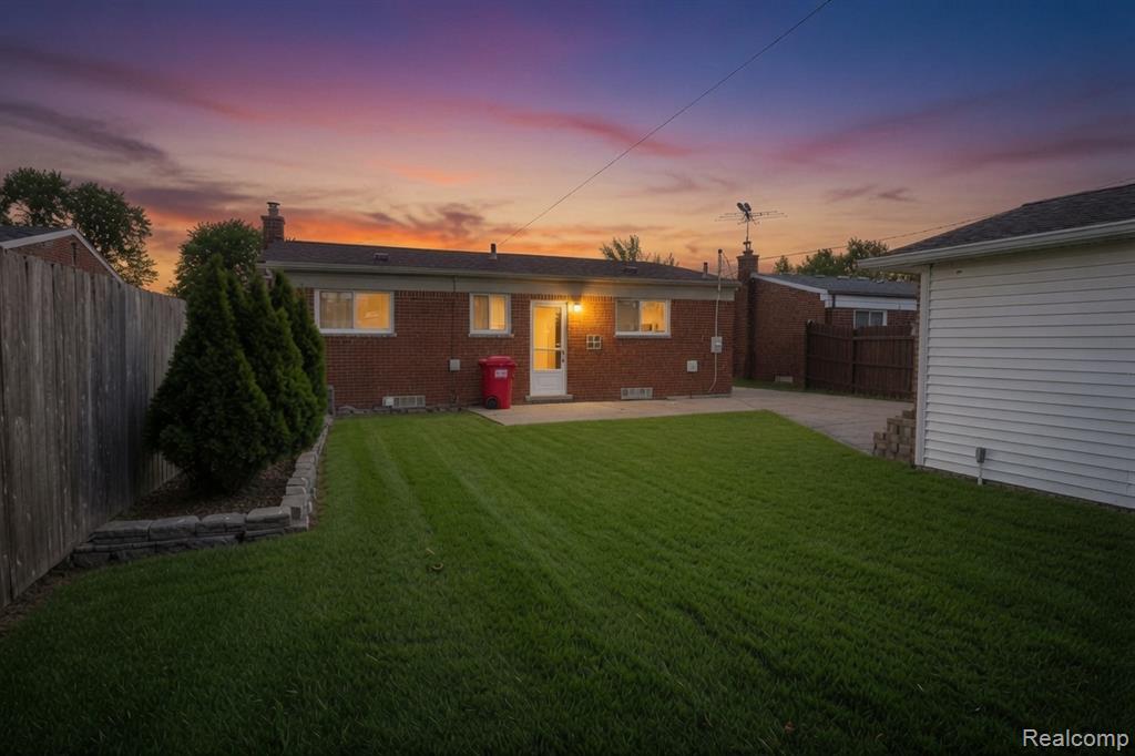 18584 Blue Island Court, Roseville, MI 48066 — Photo 6