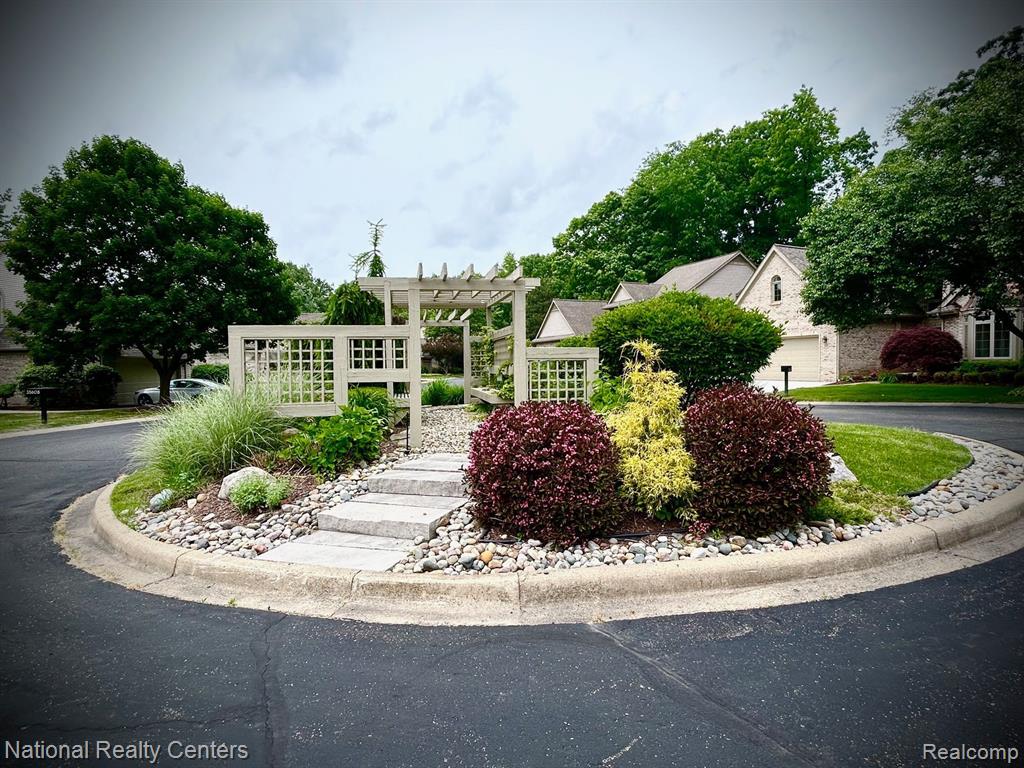 35573 CROSS CREEK N, Farmington Hills, MI 48331 — Photo 87