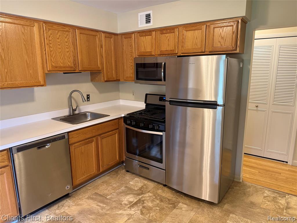 426 Fox Hills Drive N, 8, Bloomfield Hills, MI 48304 — Photo 8