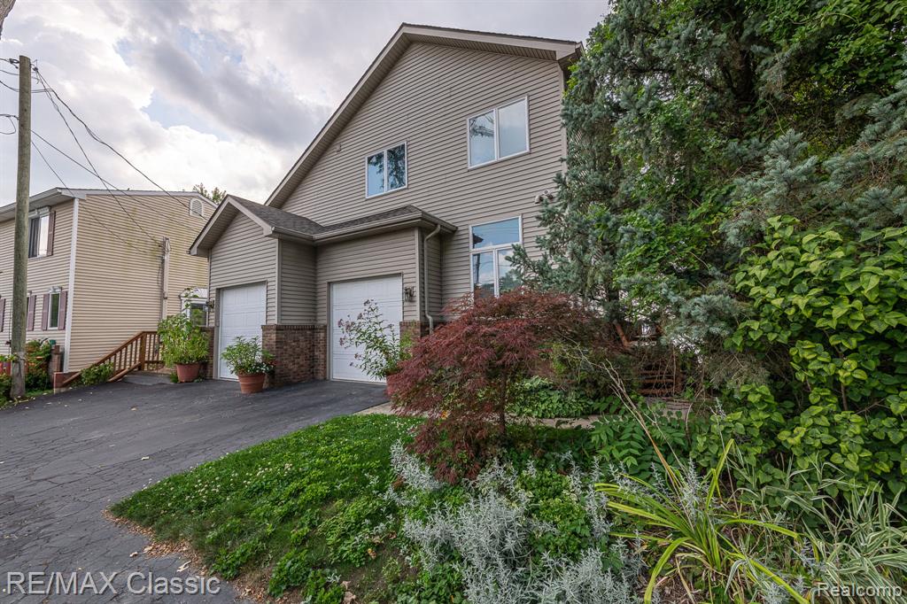 11540 E E Shore Drive, Whitmore Lake, MI 48189 — Photo 28