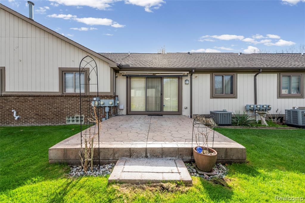 20557 Longwood Drive, Clinton Twp, MI 48038 — Photo 19