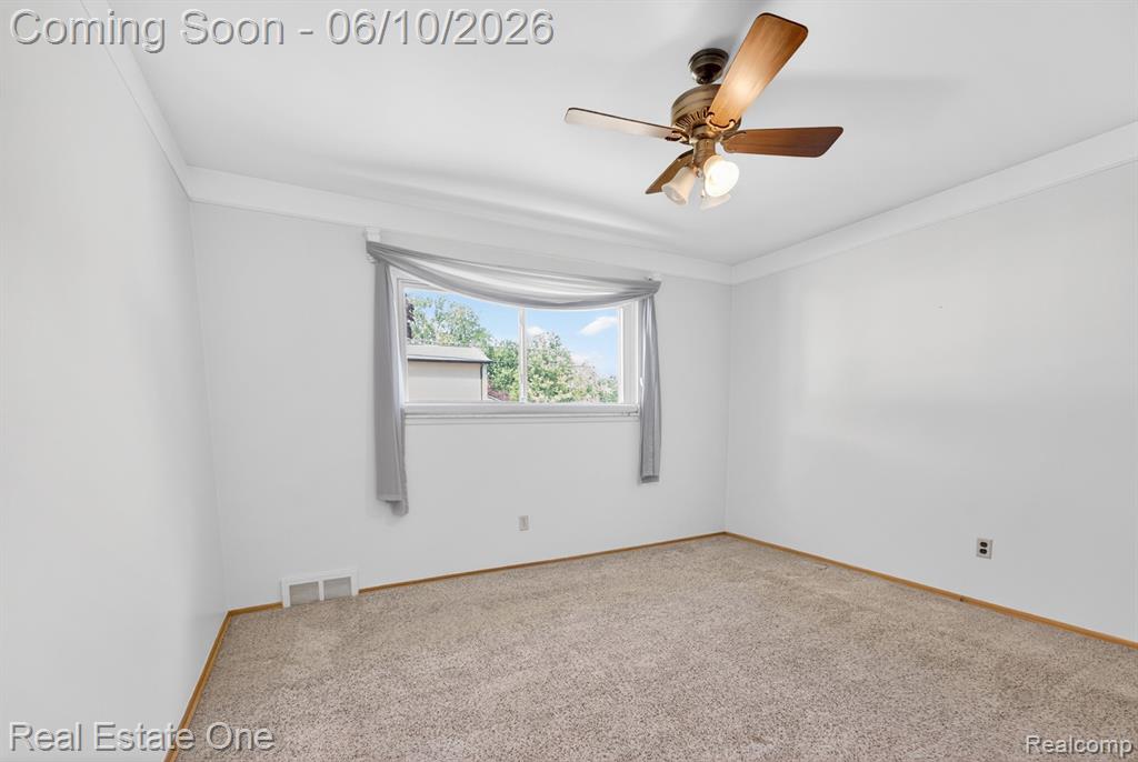 9421 Pine Street, Taylor, MI 48180 — Photo 16