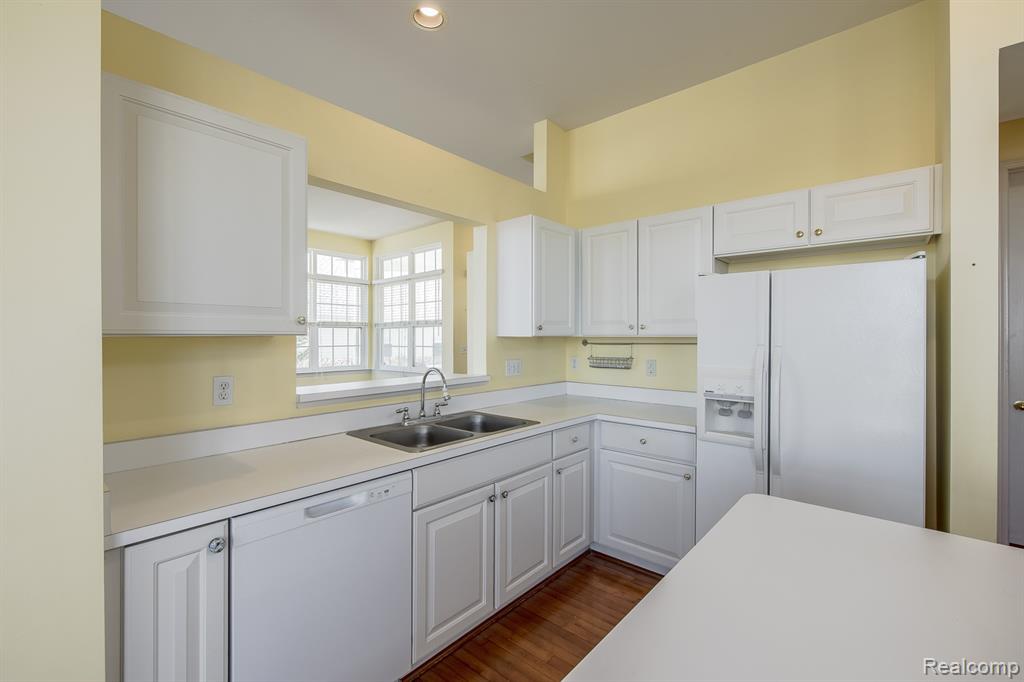 All appliances included.