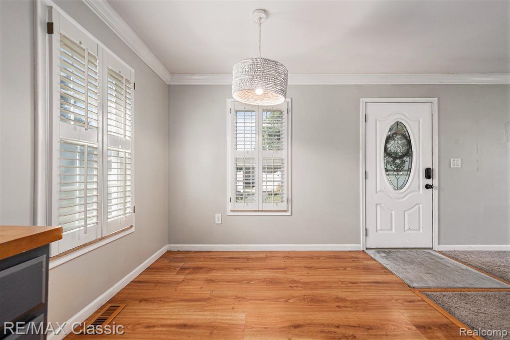39527 Village Wood Road, Novi, MI — Photo 5