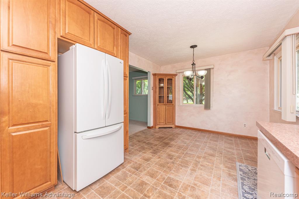 4460 Welland Drive, West Bloomfield, MI 48323 — Photo 11
