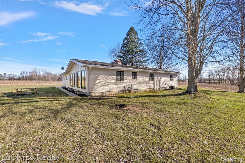 8603 N OWOSSO Road, Fowlerville, MI 48836 — Photo 37