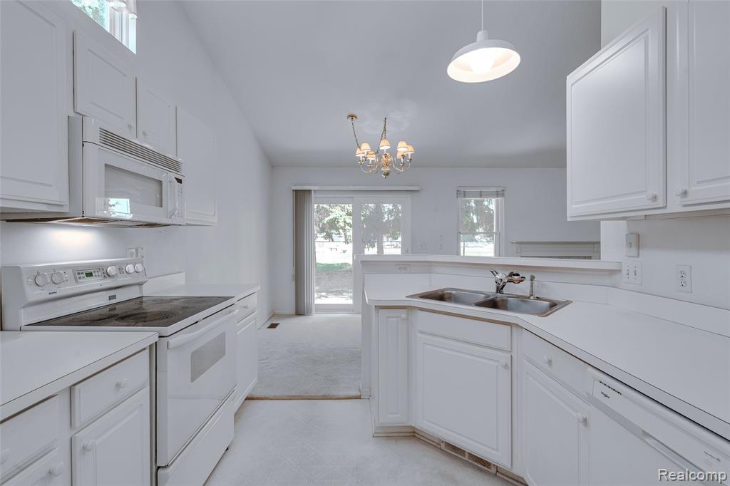 37306 Amhurst Drive, Westland, MI — Photo 18