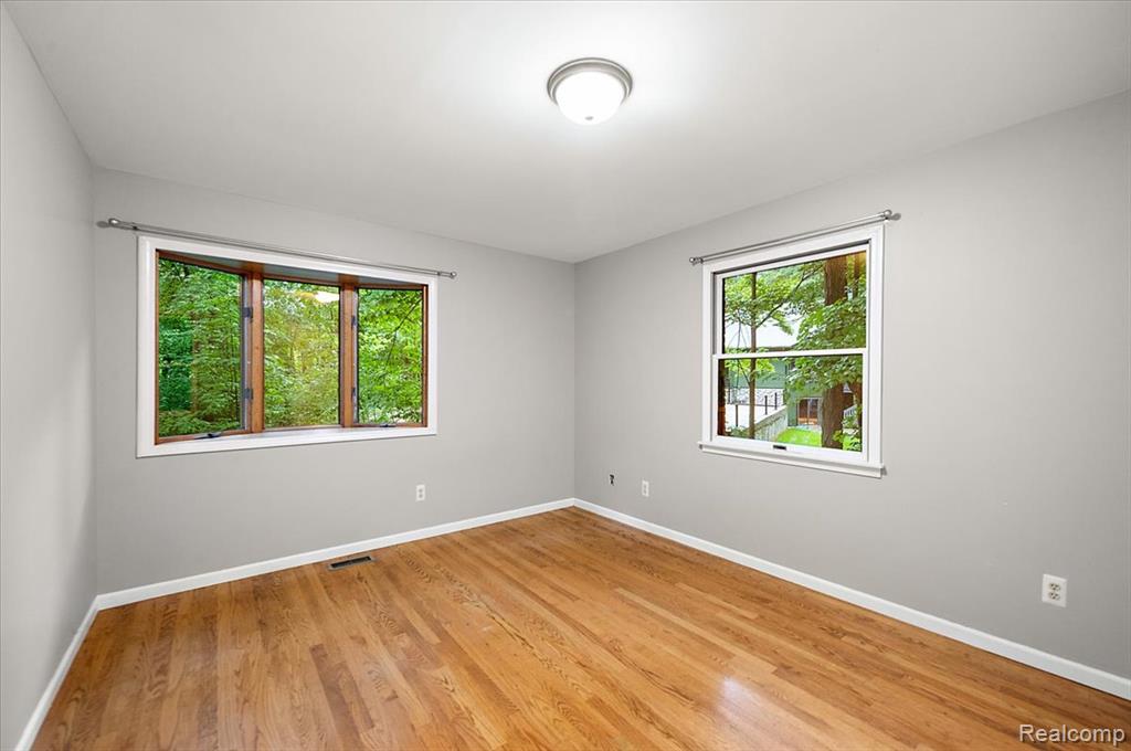 670 Rolling Acres Drive, Ortonville, MI 48462 — Photo 38