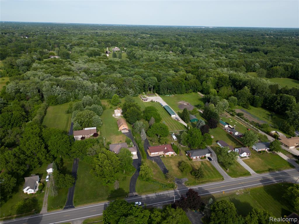 21515 Huron River Drive, New Boston, MI 48164 — Photo 68