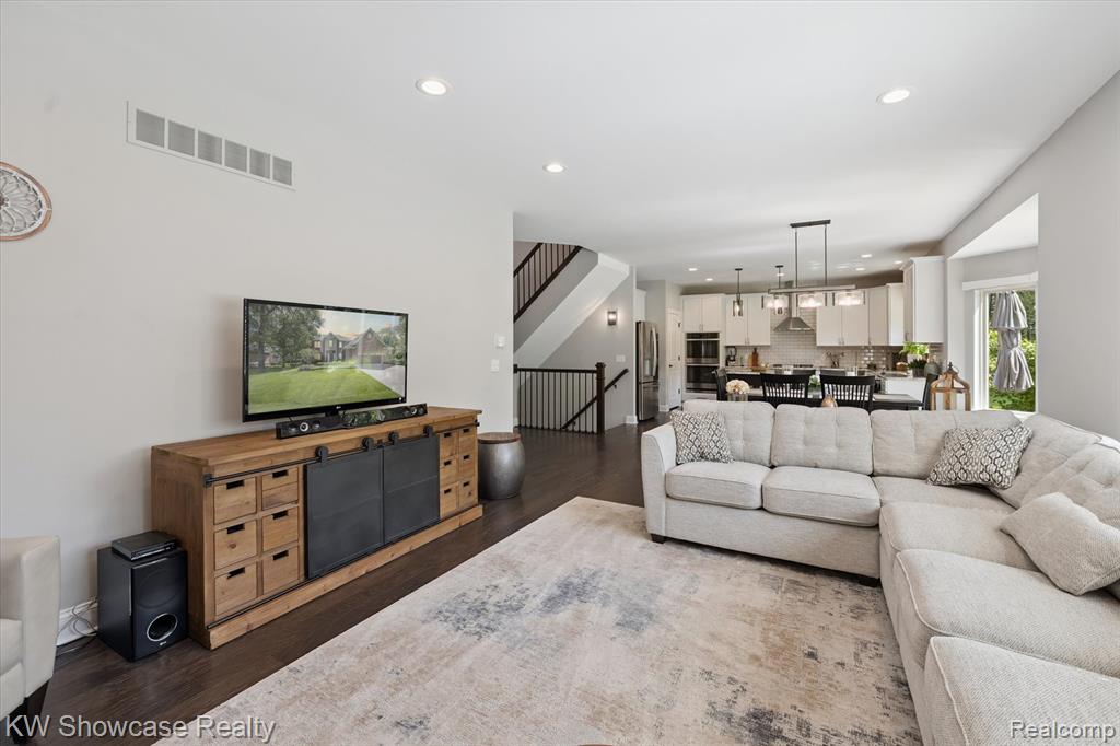 4067 Cameron Court, Wixom, MI 48381 — Photo 11