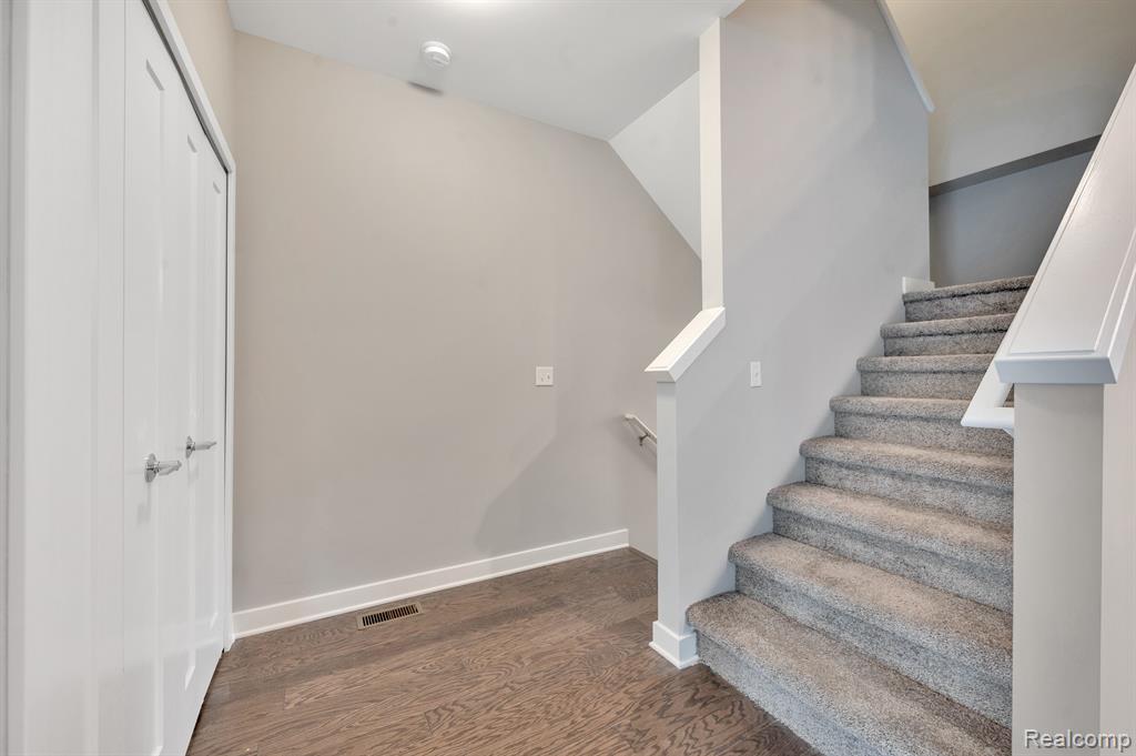 41600 ORIANNA Lane, 14, Novi, MI — Photo 36