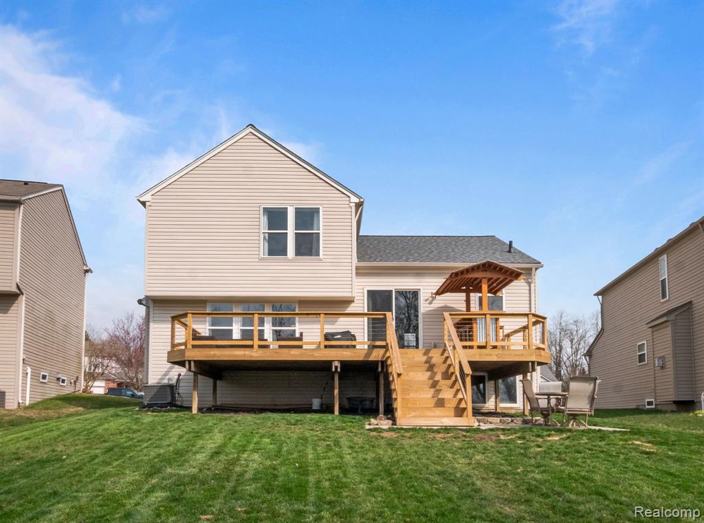 444 OTTER RUN Road, Holly, MI 48442 — Photo 4