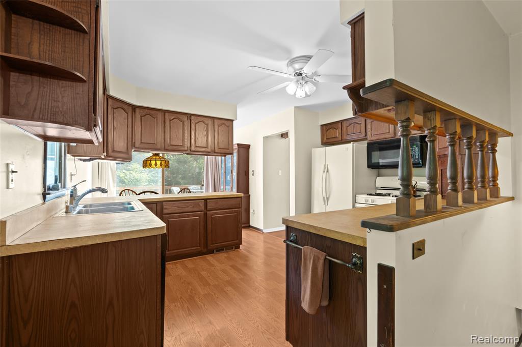 9044 Kemper Drive, South Lyon, MI 48178 — Photo 14