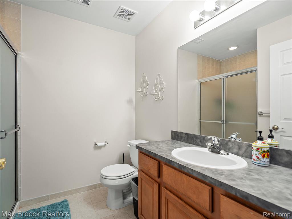 1844 FLAGSTONE Circle, Rochester, MI 48307 — Photo 21