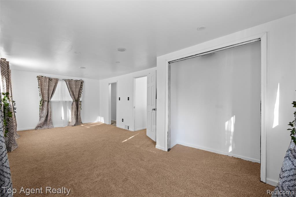 19780 Oakfield Street, Detroit, MI 48235 — Photo 20