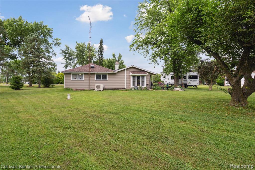 6479 W Court Street, Flint, MI 48532 — Photo 27