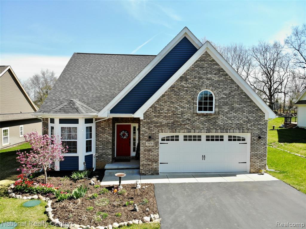 7478 Village Court, 27, Davisburg, MI 48350